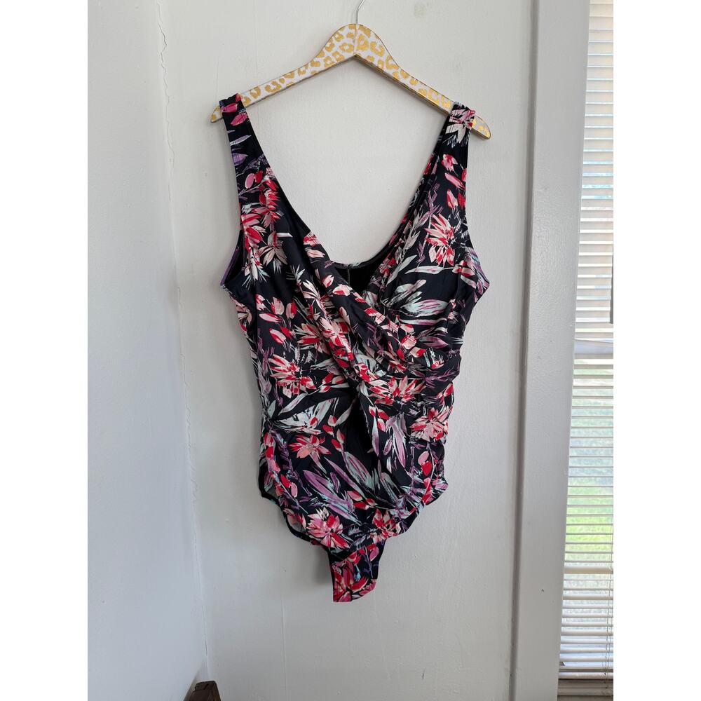 Caribbean Sand Women's One Piece Floral Swimsuit | Size 24W